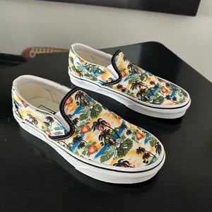 NWOT Vans slip ons